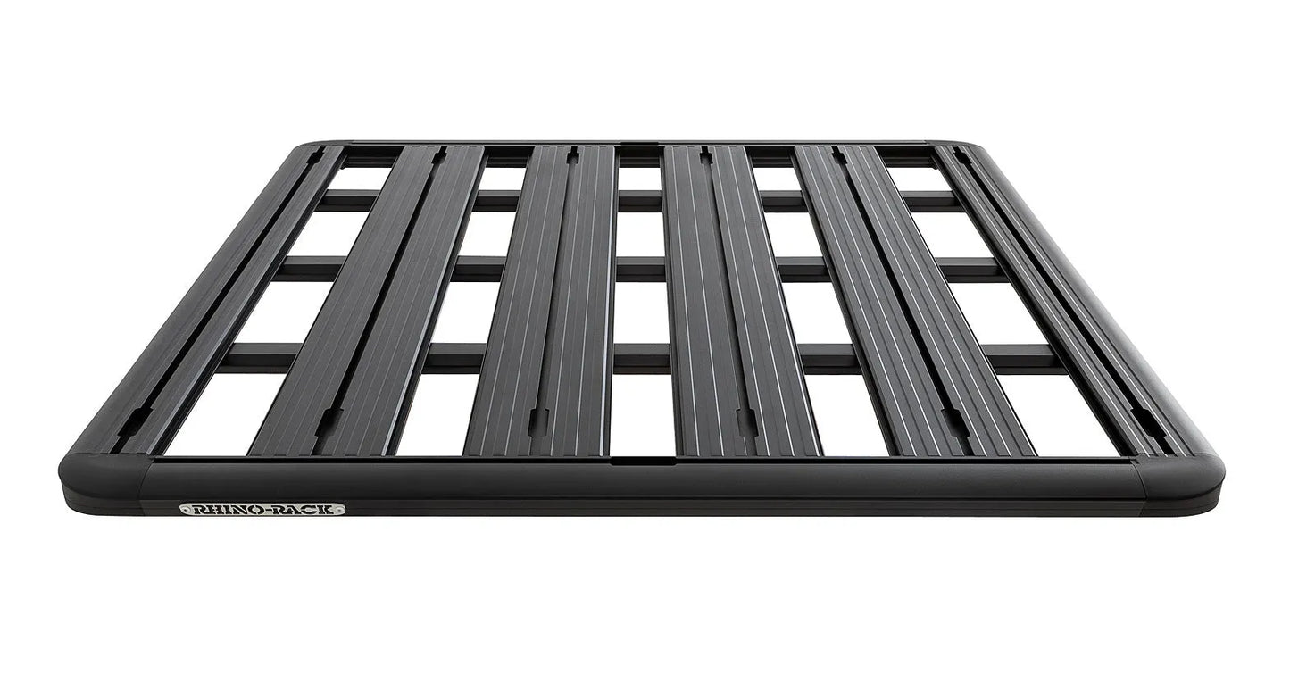 Galerie de toit Rhino-Rack pour Ford Ranger Wildtrack 2023+, 1300x1240mm, fixation visible sur le toit du véhicule.