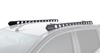 Système de fixation Backbone pour Mitsubishi Triton, accessoire Rhino-Rack, montage côté droit, solide et sécurisé pour transport.