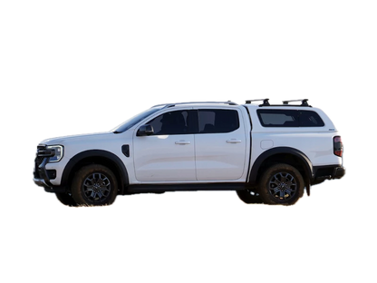 Barres de toit Aeroklas pour Hardtop Double Cabine, kit de barres de toit robustes et durables pour véhicule utilitaire.