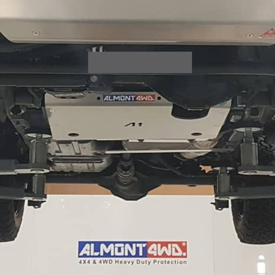 Protection inférieure de la boîte de vitesse ALMONT4WD pour Jeep Wrangler JL, robuste et résistante, installation sécurisée.