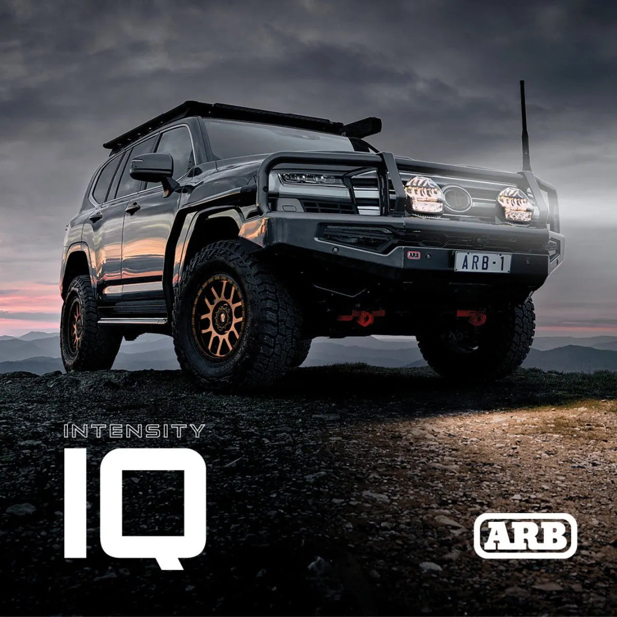Feux de conduite LED ARB Intensity IQ 28, paire, éclaireurs puissants avec certification E-Mark, design robuste et moderne