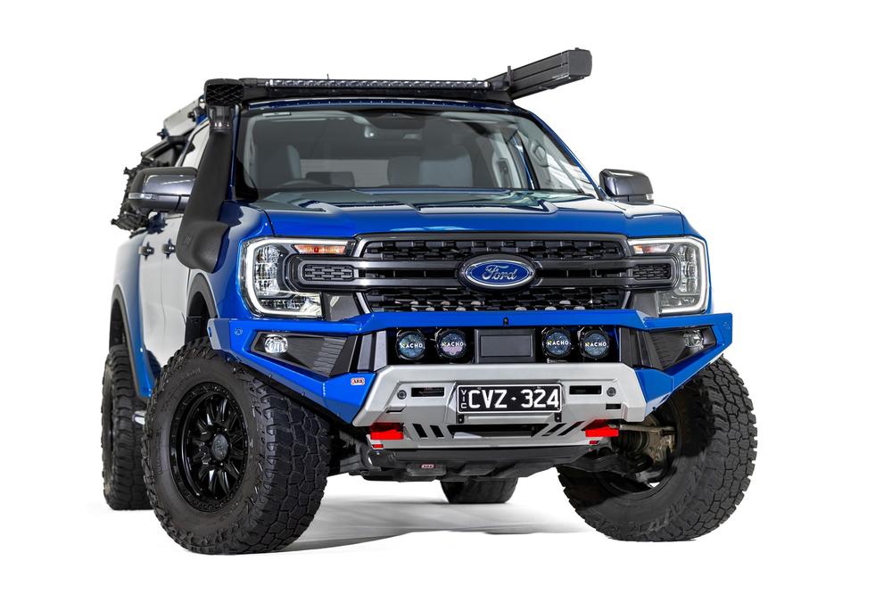 Pare-choc avant ARB Zenith pour Ford Ranger 2023+ avec barre de treuil, robuste et résistant, en aluminium noir.