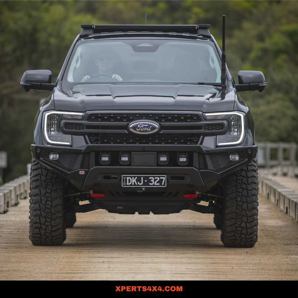 Pare-choc avant ARB Zenith pour Ford Ranger 2023+ avec Winch-Bar, robuste et design moderne, en acier renforcé.
