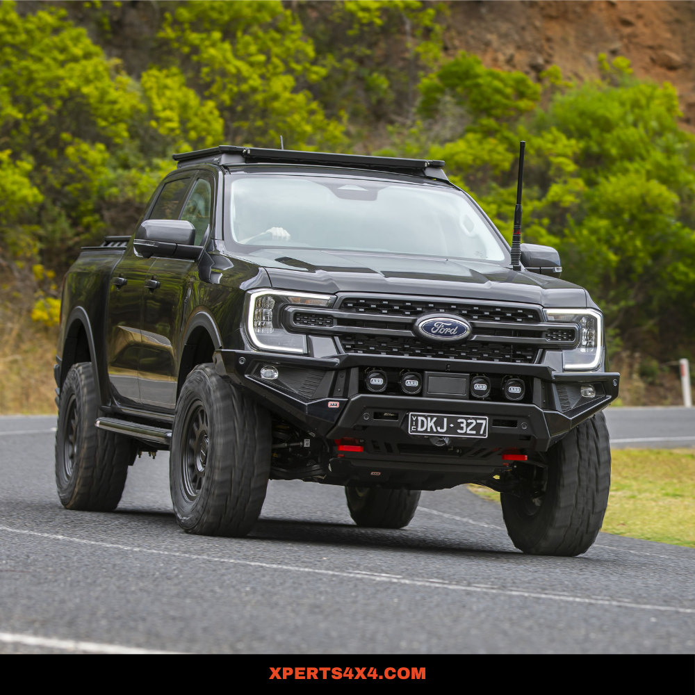 Pare-choc avant ARB Zenith pour Ford Ranger 2023+ Next Gen avec barre de treuil, robuste et résistant, installation sécurisée.