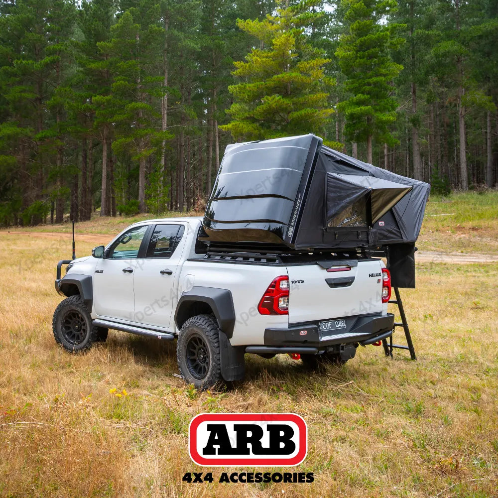 Tente de toit ARB Esperance V2 avec coque rigide en ABS, installation facile sur véhicule, idéale pour camping aventure.