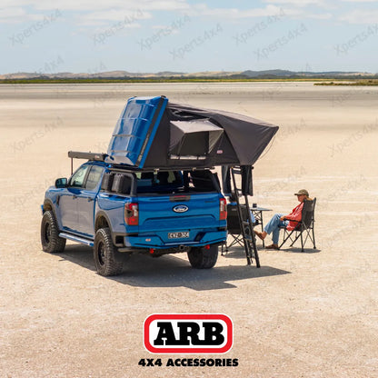 Tente de toit ARB Esperance V2 avec coque rigide ABS, installation sur véhicule, pratique et résistante aux conditions extérieures