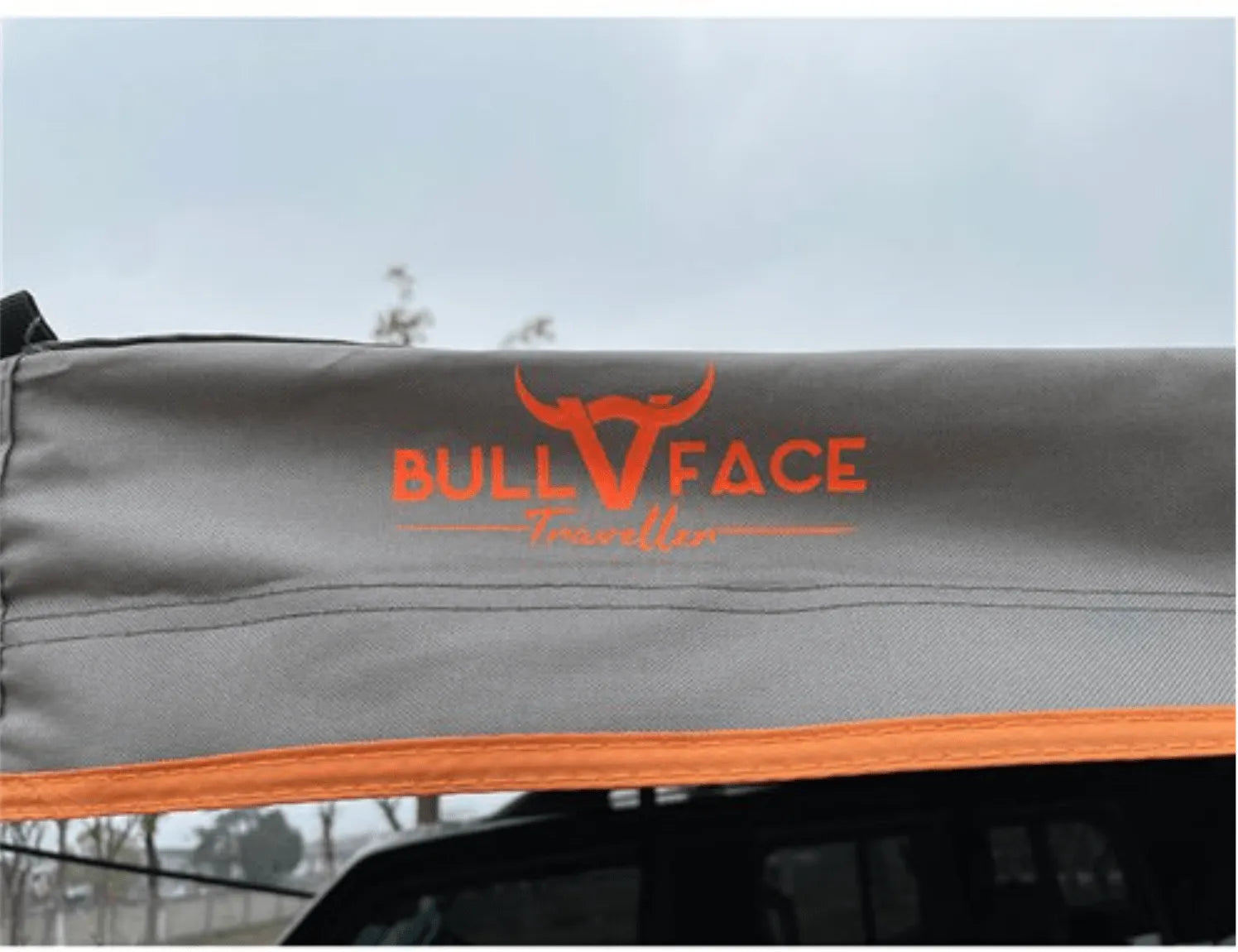 Auvent autoportant BULLFACE 270° XL Overland pour véhicule, modèle 470 Droite, avec structure robuste et design élégant