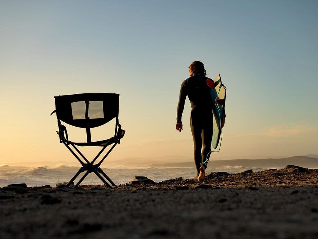 Chaise de camping pliable et compacte de la marque Front Runner, idéale pour l'extérieur et les activités de camping.