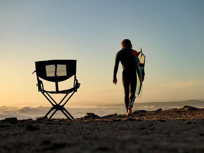 Chaise de camping pliable et compacte de la marque Front Runner, idéale pour l'extérieur et les activités de camping.