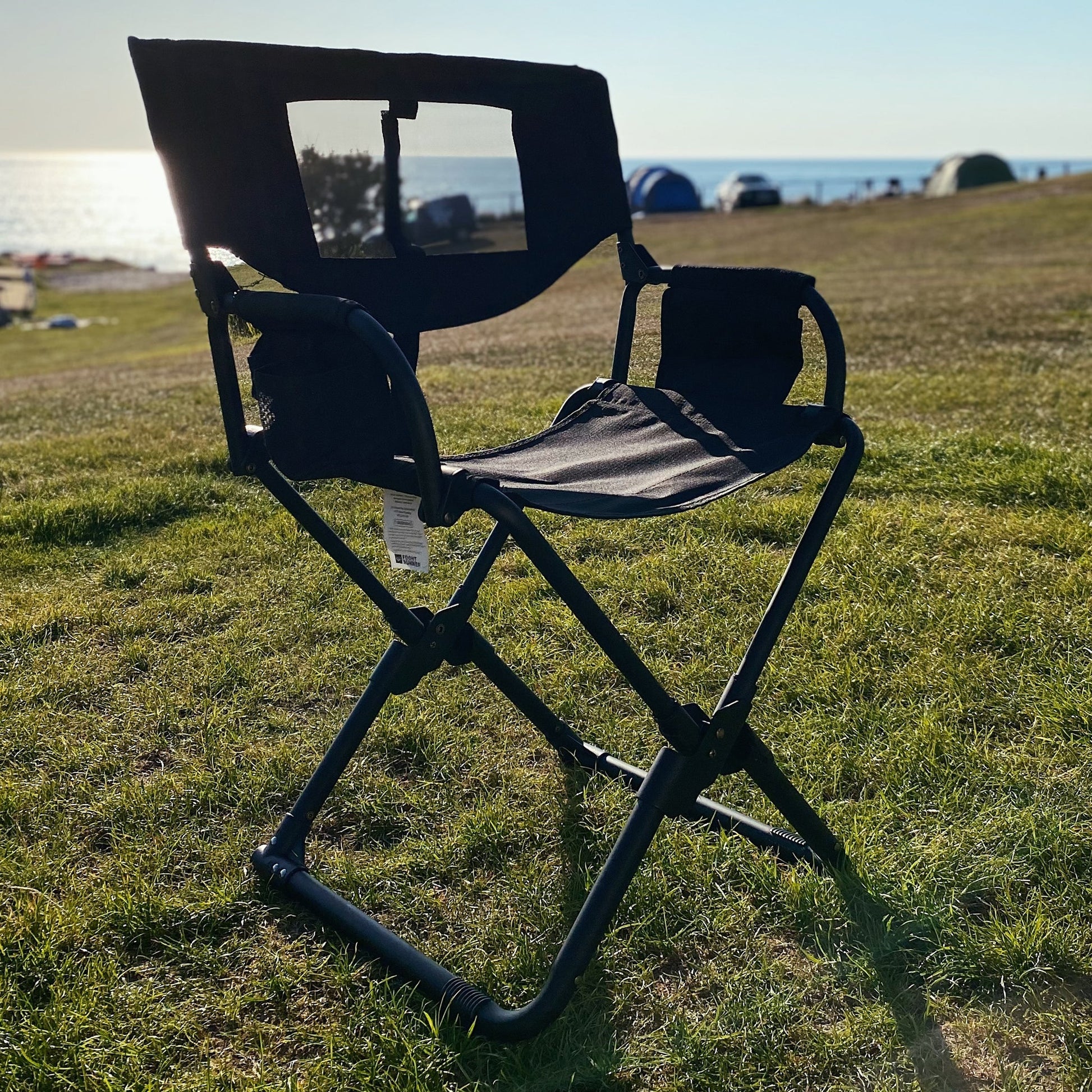 Chaise de camping pliable et compacte de la marque Front Runner, idéale pour le camping et les activités en plein air.