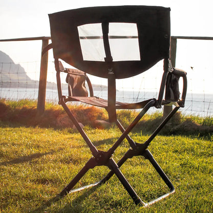 Chaise de camping Front Runner Expander, pliable et compacte, avec cadre en aluminium et assise en tissu résistant.
