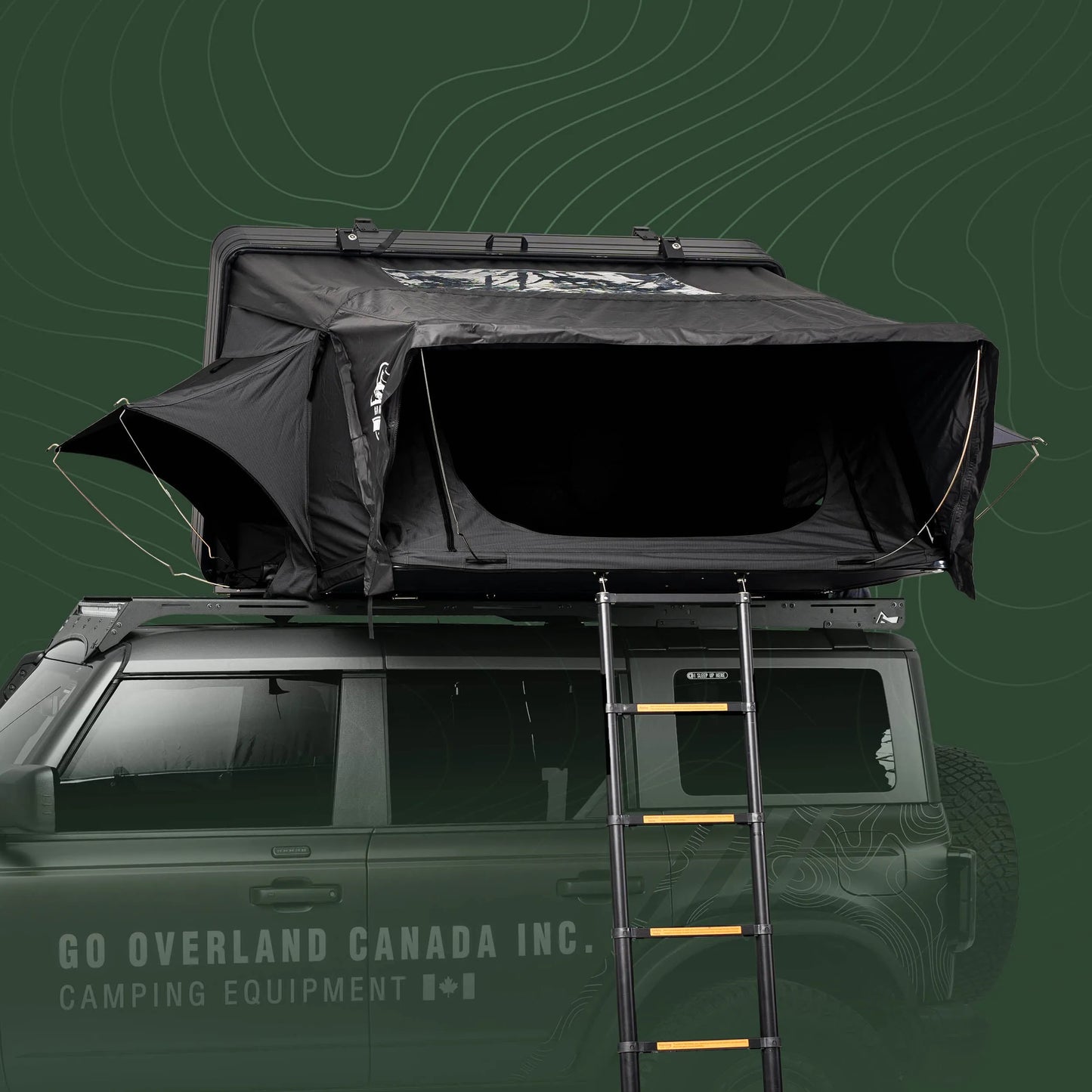 Tente de toit Expedition XL GO OVERLAND CANADA pour 4 à 5 places, installation sur un véhicule tout-terrain.