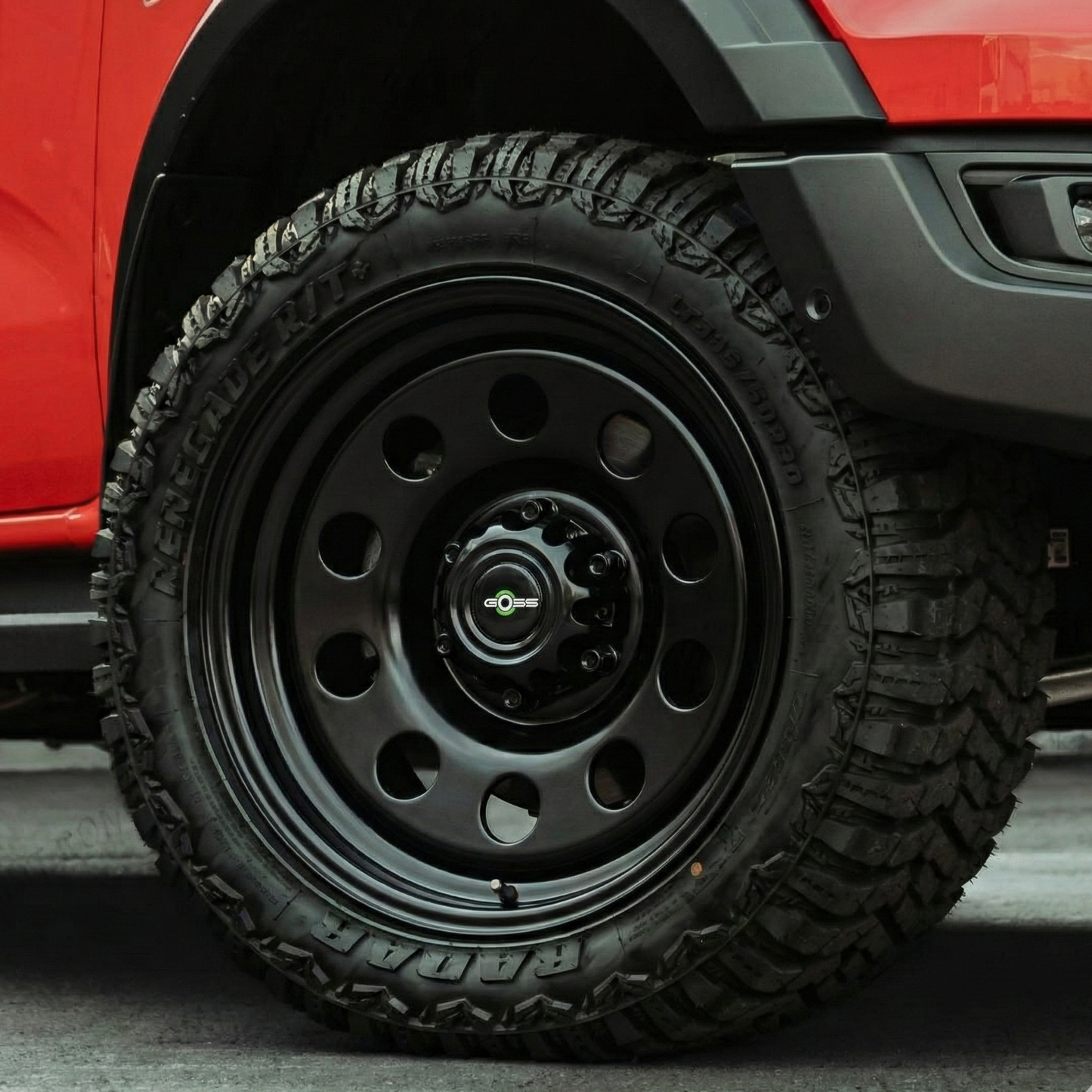 Jante en acier GOSS pour Toyota Hilux VIGO 2005-2015, vue frontale, finition métallique robuste et design standard.