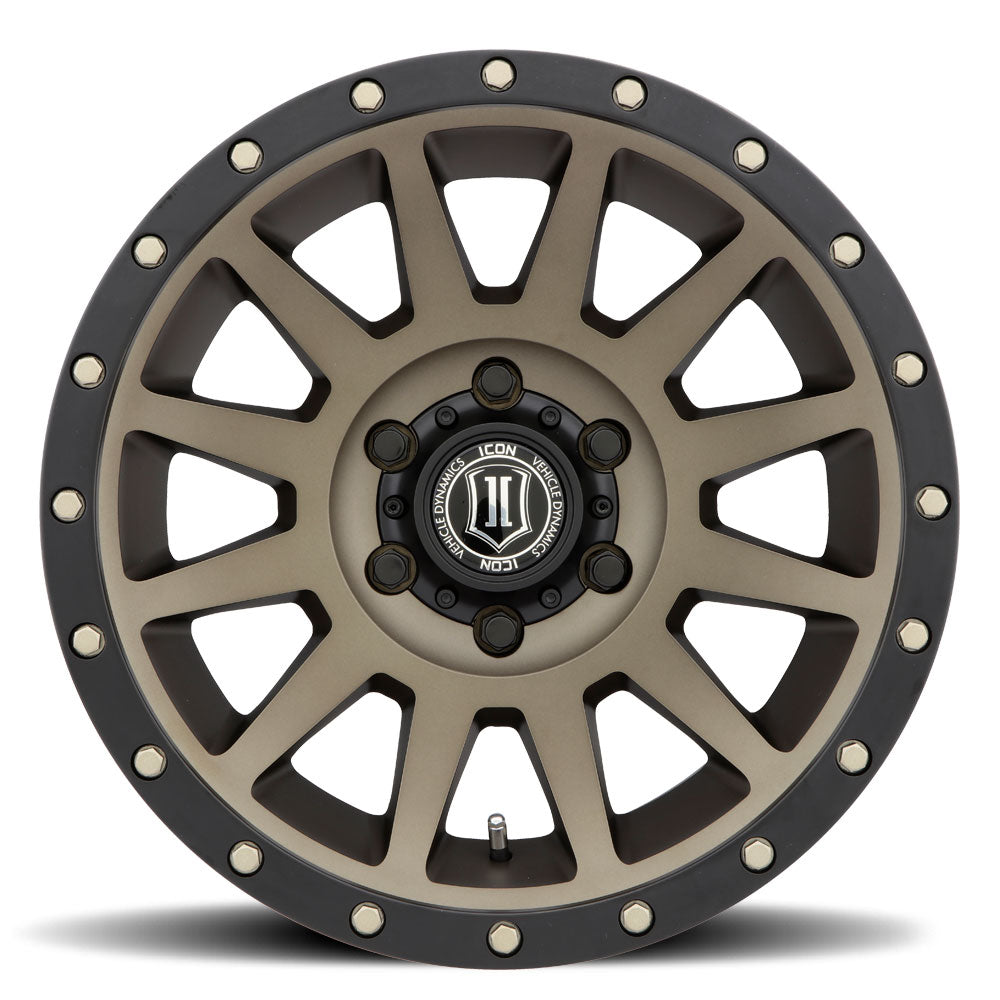 Jante ICON Alloys Compression 4x4 renforcée pour véhicules tout-terrain, design robuste et performant en image.