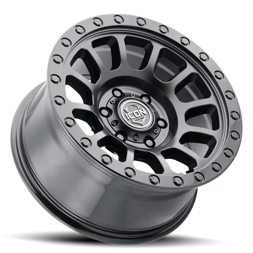 Jante ICON Alloys HULSE en alliage pour 4x4, finition élégante, montée sur un véhicule tout-terrain robuste.
