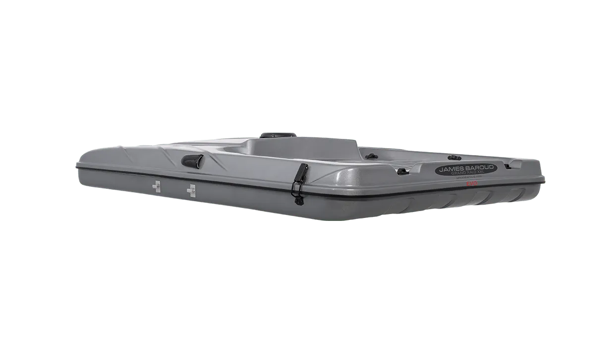 Tente de toit James Baroud Grand RAID M/X/XL, couleur noire, installée sur véhicule tout-terrain pour camping en plein air