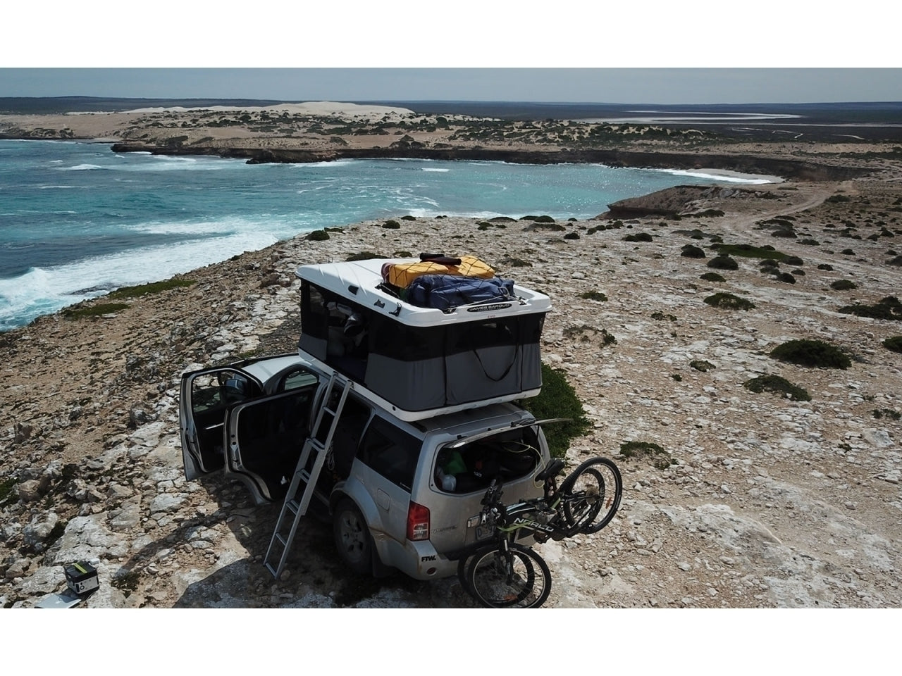 Tente de toit James Baroud Grand RAID M/X/XL, tente de toit robuste et spacieuse pour camping en extérieur.