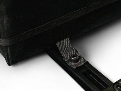 Sac porte-bagage étanche James Baroud Nova Unite pour tente de toit, capacité de 10,5L, accessoire pratique pour véhicule.