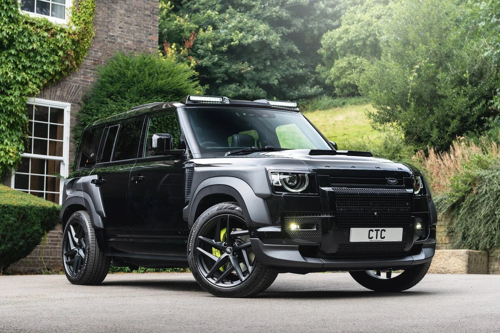 Kit Wide Track KAHN pour Defender 110 (2020+), look agressif et premium, accessoires de tuning pour carrosserie KAHN.