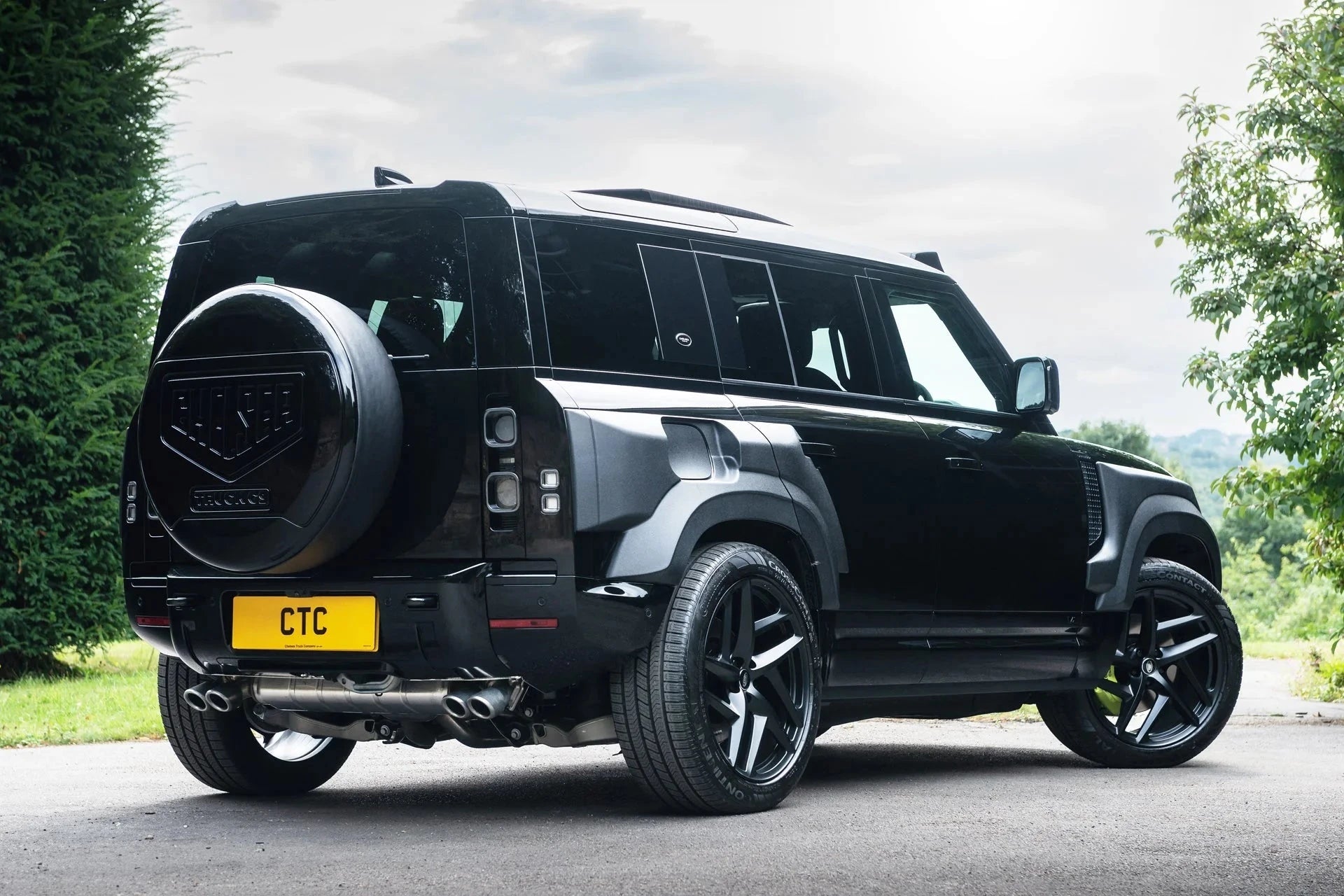 Kit de voies larges KAHN pour Defender 110 2020+, look agressif et finition premium, accessoires de tuning carrosserie.