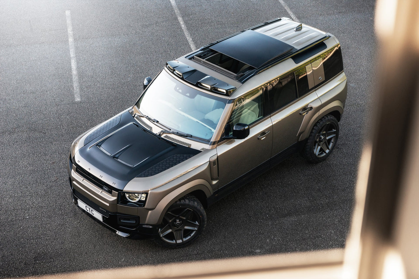 Kit wide track KAHN pour Defender 110 2020+ avec look agressif et finition premium, accessoires de tuning pour la carrosserie.