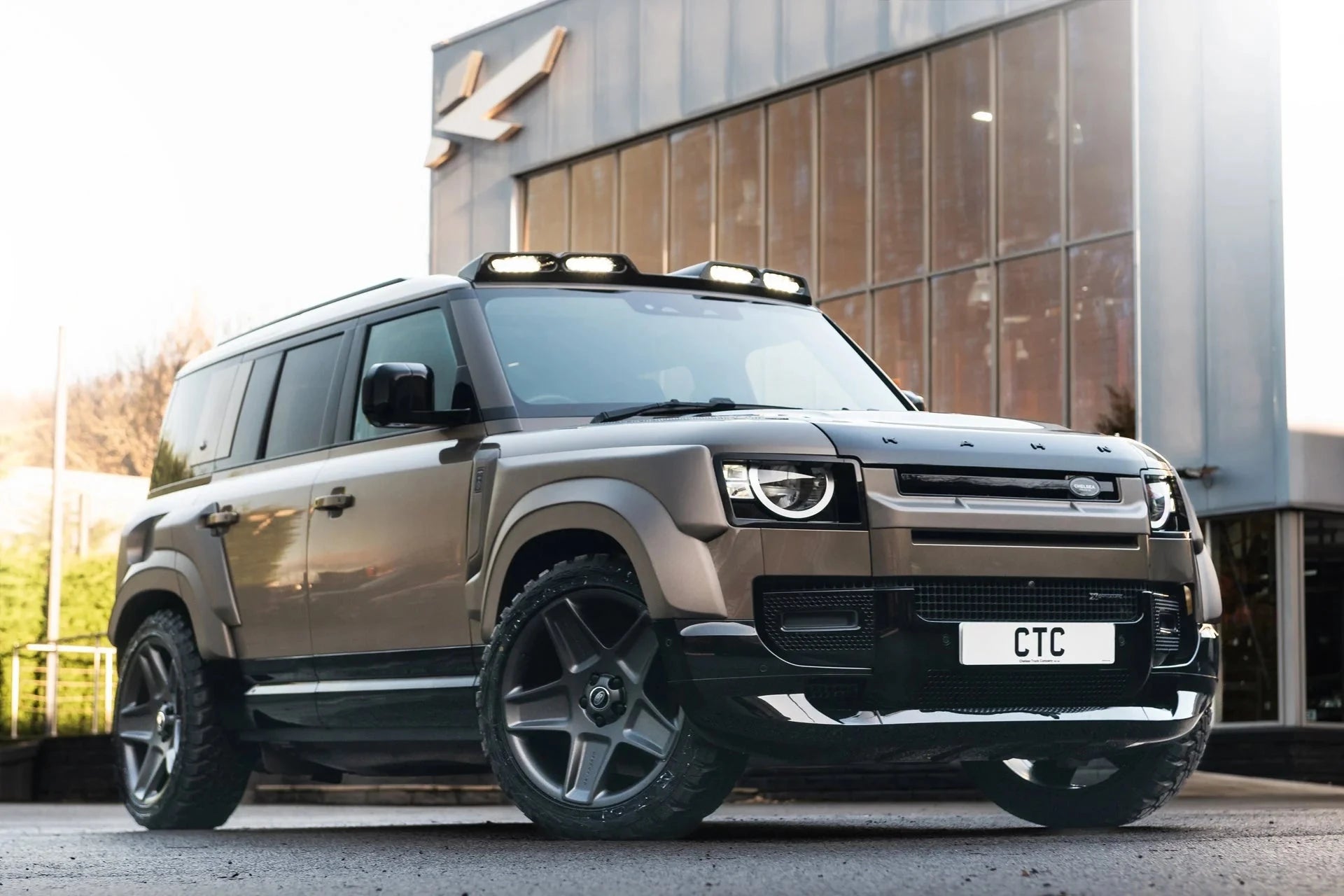 Kit large voie KAHN pour Defender 110 2020+, look agressif et premium, accessoires de tuning pour carrosserie.