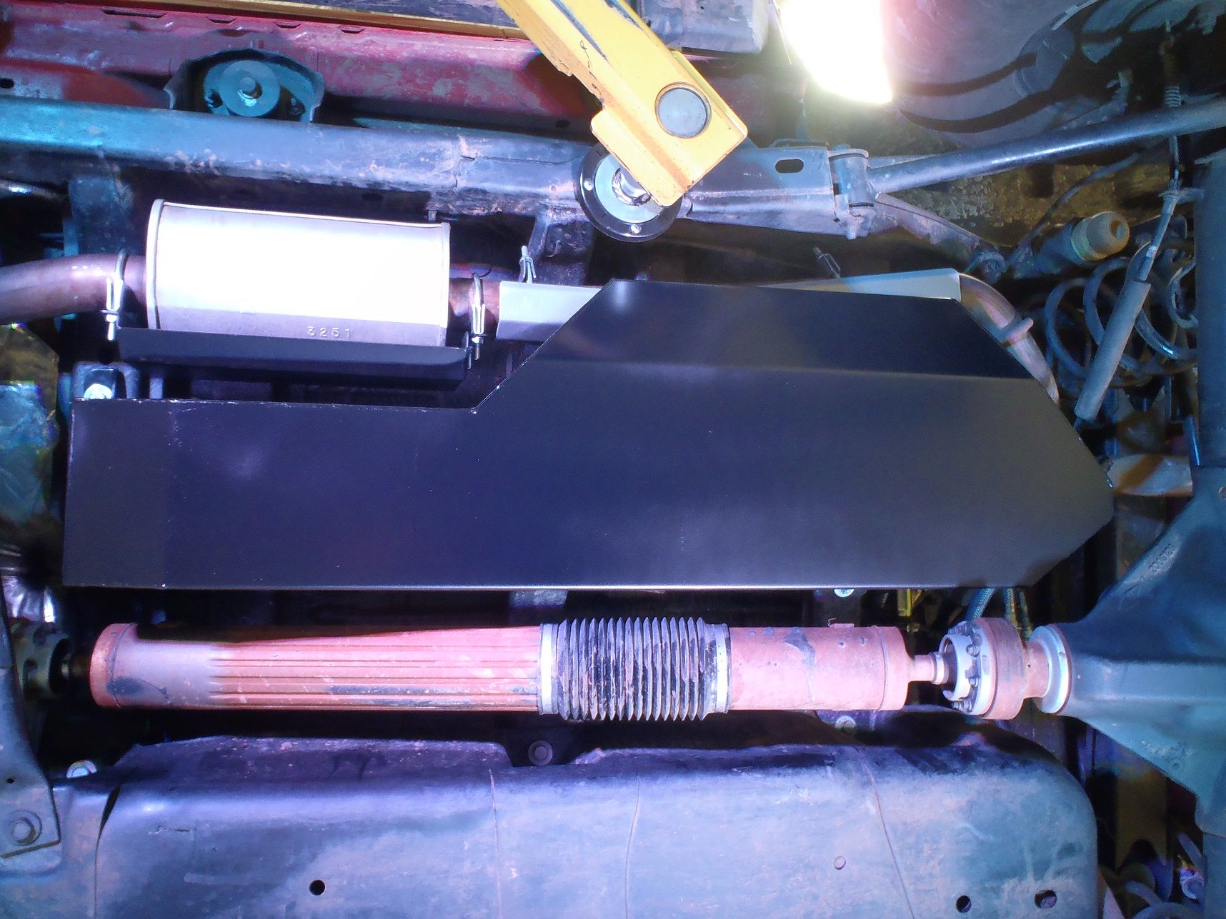 Réservoir auxiliaire de 60L pour Jeep Wrangler JK 4 portes, moteur V6 3,6L Pentastar, fabriqué par LONG RANGE AUTOMOTIVE.
