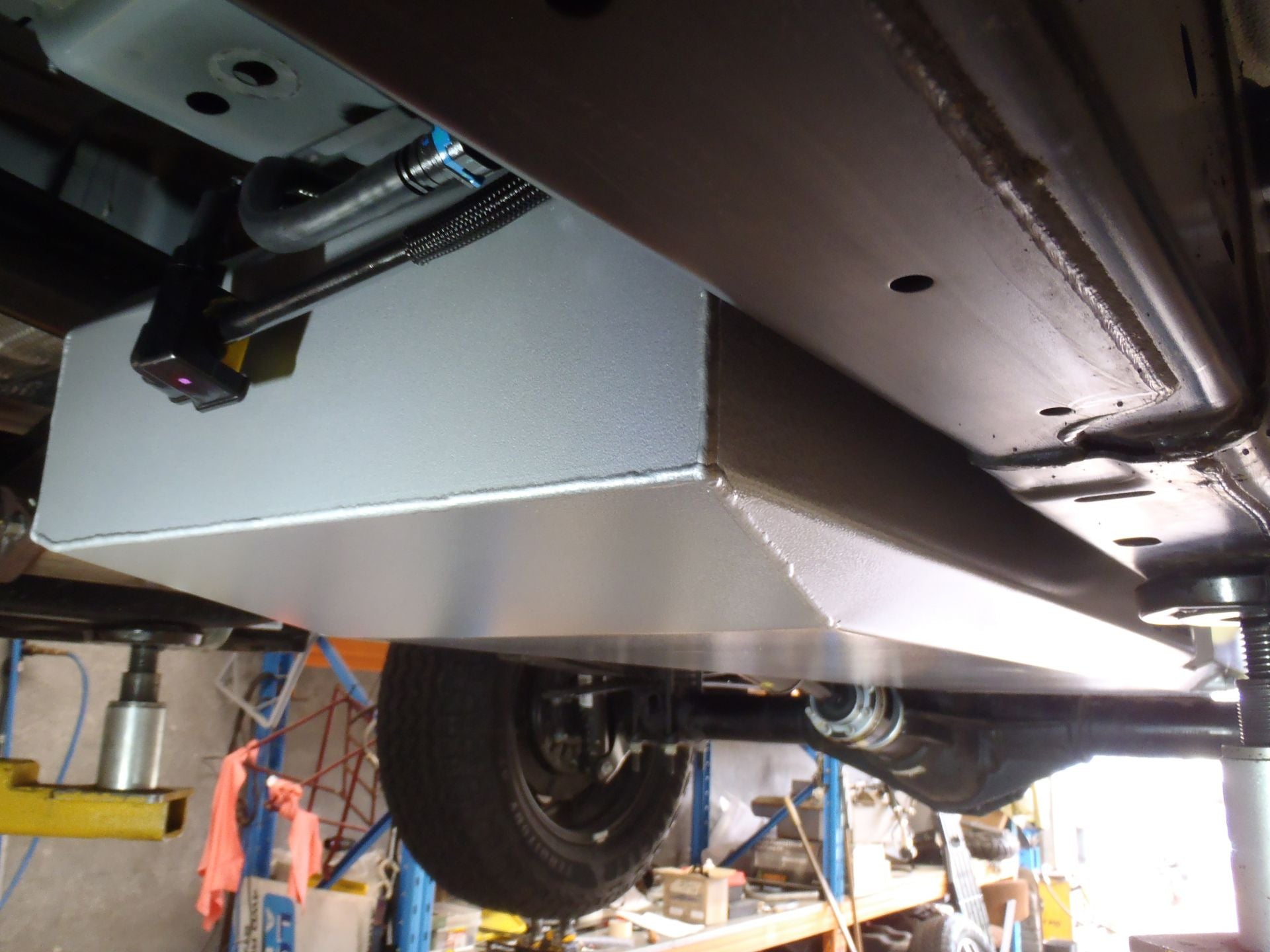 Réservoir de remplacement de 140L pour Ford Ranger 23+ et VW Amarok 2023+ Diesel, fabriqué par LONG RANGE AUTOMOTIVE.