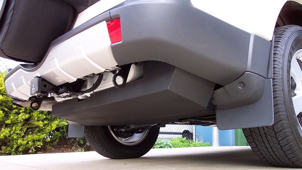 Réservoir auxiliaire supplémentaire LRA 81L pour Mitsubishi Pajero 2000-2021, en acier robuste, monté sur le véhicule.