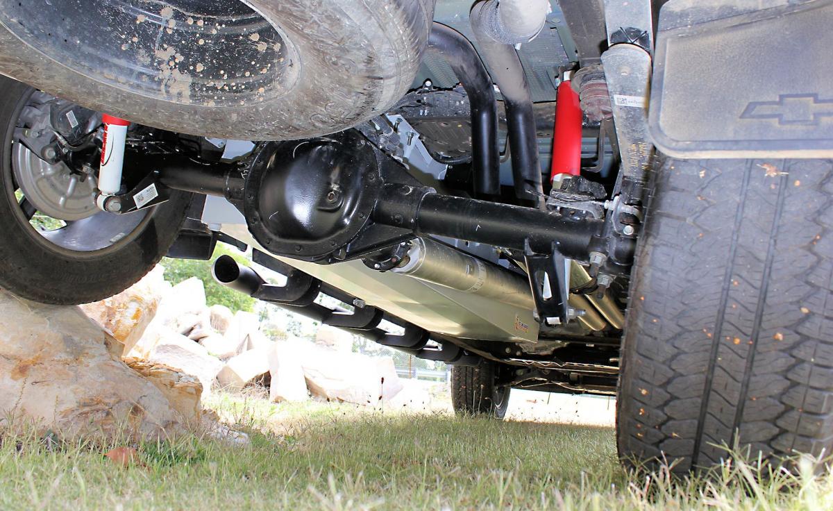 Réservoir de remplacement LONGRANGER pour Chevrolet Silverado 1500 V8 2020+, vue du réservoir en plastique noir.