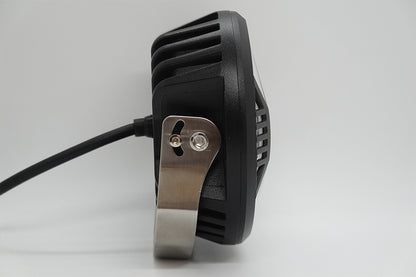 Phare de conduite LED Lumidrive XDRIVE 5.75, éclairage puissant et élégant pour véhicule, avec design moderne et lumineux.