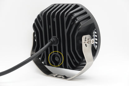 Phare de conduite LED Lumidrive XDRIVE 5.75, éclairage puissant et stylé, pour véhicule.