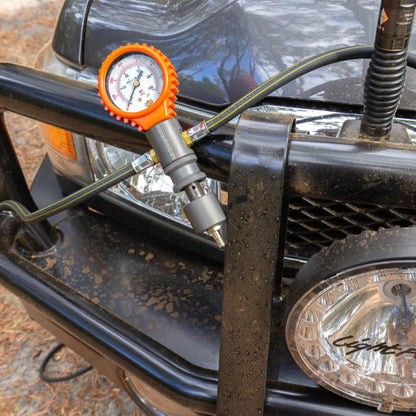 Gonfleur-dégonfleur à 2 roues Maxtrax Indeflate avec 2 tuyaux, accessoire pour pneus 4x4 tout-terrain.