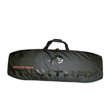 Housse de transport noire Maxtrax pour plaques à sable 4x4, accessoire robuste pour protéger les équipements de sauvetage.
