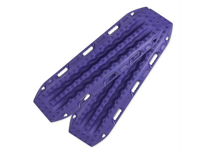 Paquet de deux plaques à sable Maxtrax MKII, 1,15 m x 0,34 m, en plastique robuste pour stabiliser le terrain lors d'activités extérieures.