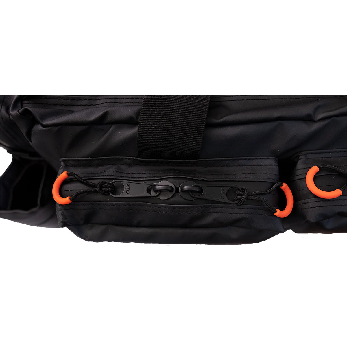 Sac de rangement Maxtrax pour kit de récupération off-road, robuste et pratique pour transporter et protéger votre matériel tout-terrain.