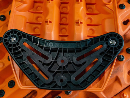 Supports plats de galerie Maxtrax pour plaques à sable MKII, accessoires robustes pour équipement tout-terrain.