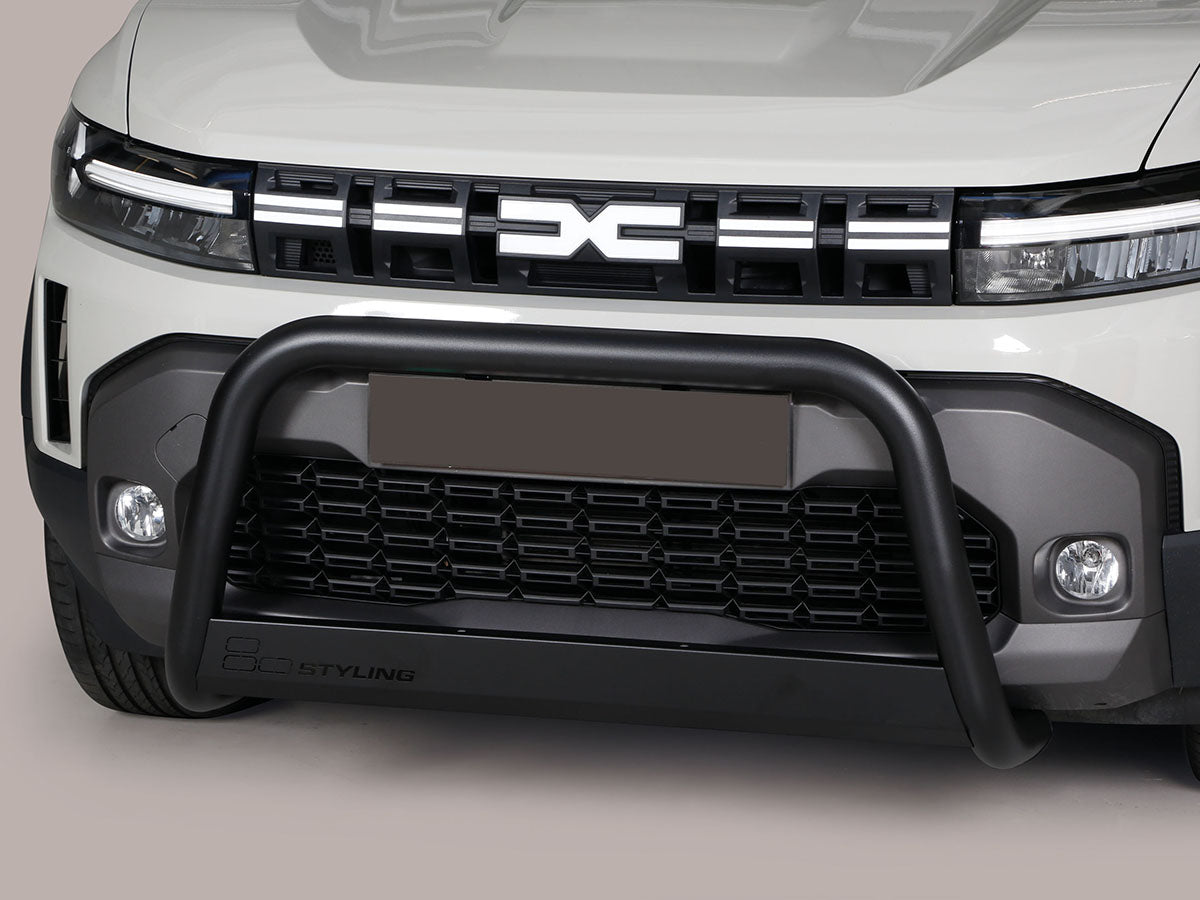 Pare-buffle Misutonida pour Dacia Duster 3 2024+, homologué CE, en acier avec finition robuste, installé sur le véhicule.