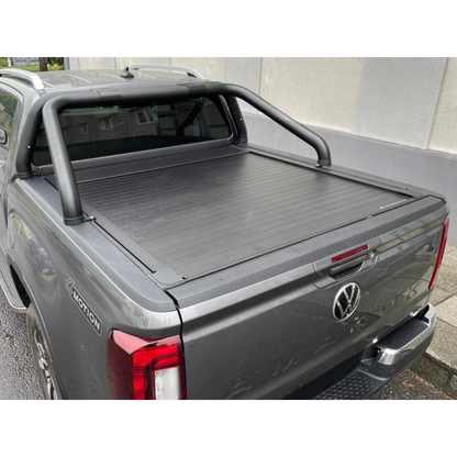 Barre de rouleau pour couvre-benne Mountain Top sur Ranger et Amarok 2023+ par Misutonida4x4, fixation robuste et design élégant.