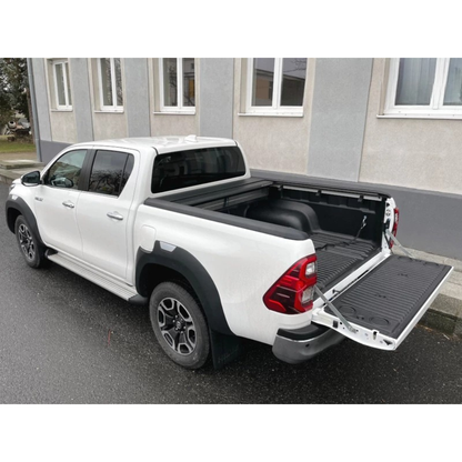 Couvre benne manuel MountainTop EVOm pour Toyota Hilux Revo 2016+ Double Cab, protection de la zone de chargement.