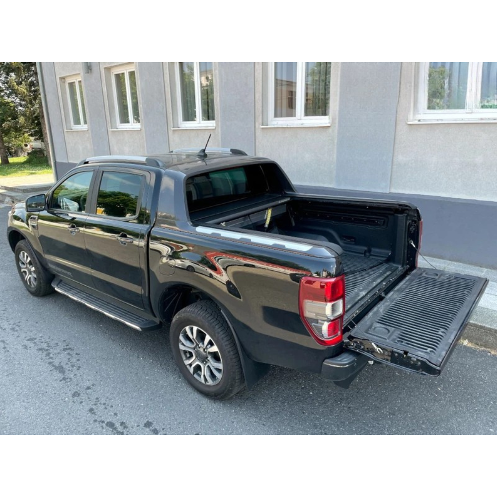 Rideau de benne manuel Mountain Top EVOm pour Ford Ranger/Raptor 2011-2022, couvre-benne robuste et pratique.