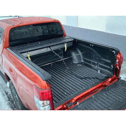 Couvre-benne manuel Mountain Top EVOm pour Mitsubishi L200 2019+ Double Cab, protection de la zone de chargement.