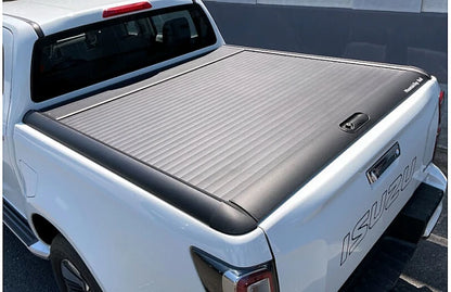 Couvre-benne Mountain Top MTR pour Isuzu D-Max Double Cab 2012-2020, protection robuste pour le coffre de la camionnette.
