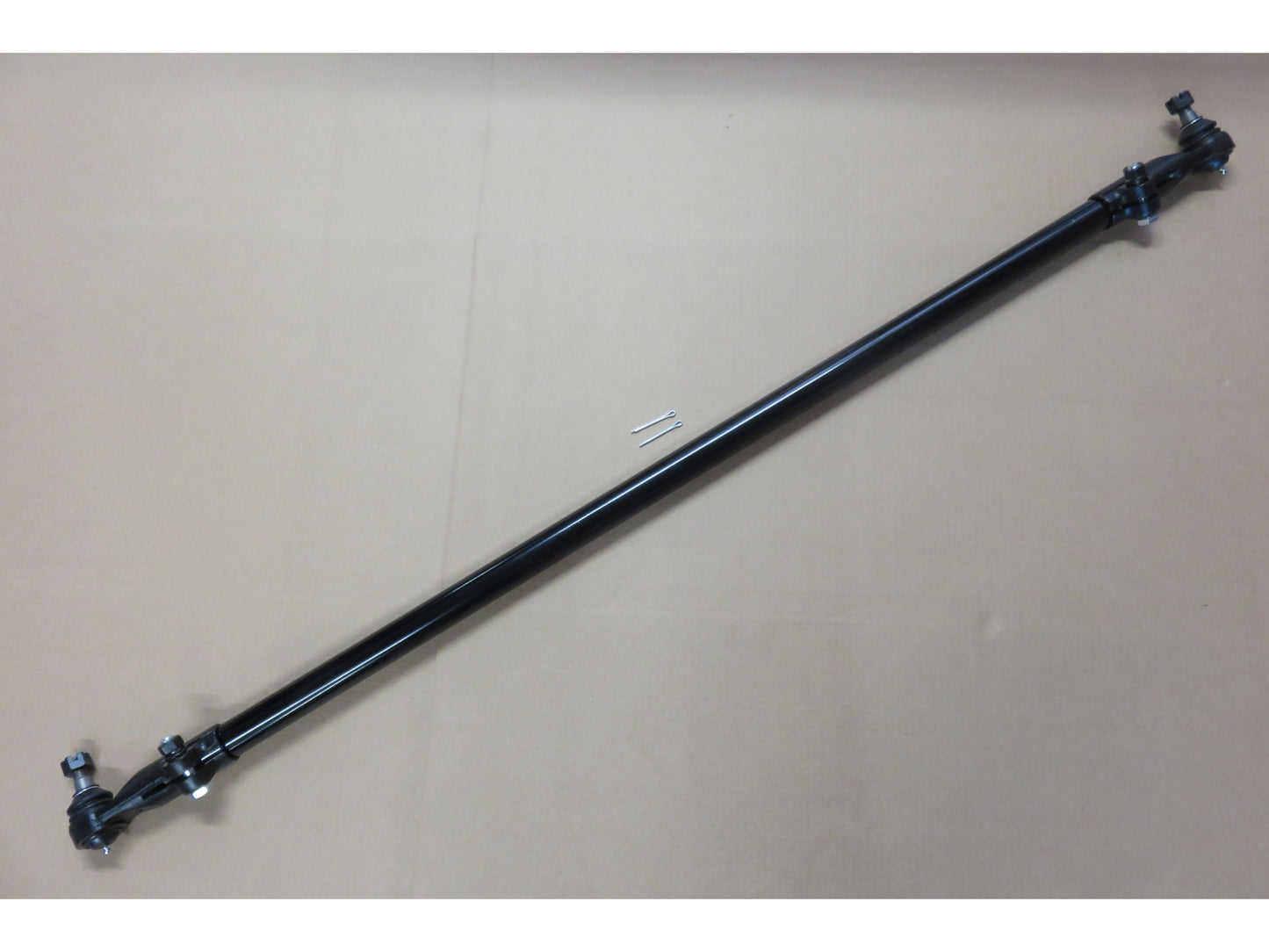 Barre de liaison renforcée N4 OFFROAD pour Patrol Y61 avec rotules graissables, pièce de suspension robuste et complète.
