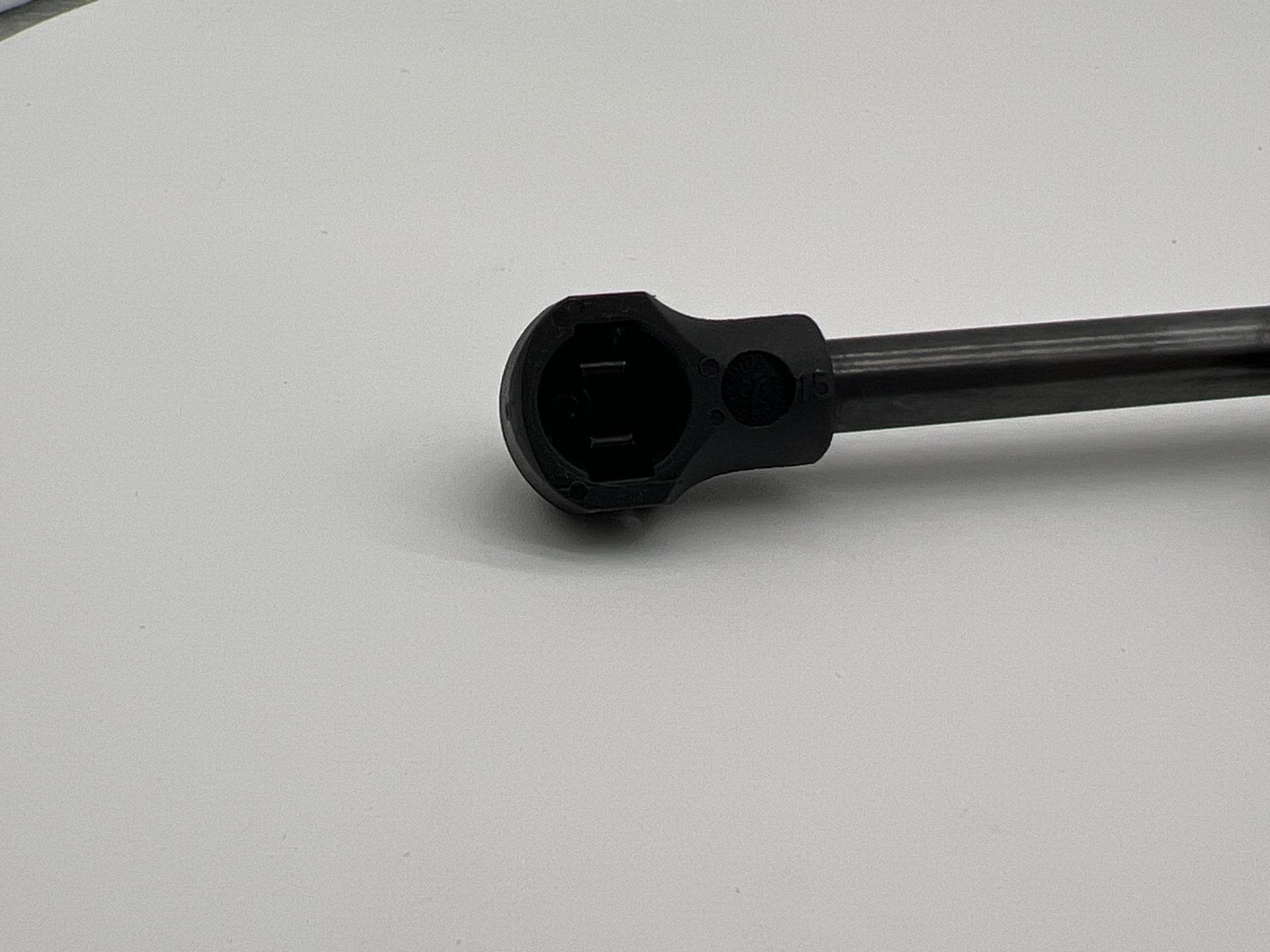 Vérins de hayon renforcés pour Toyota HDJ100 N4 Offroad, verins d'assistance robustes pour véhicule tout-terrain.