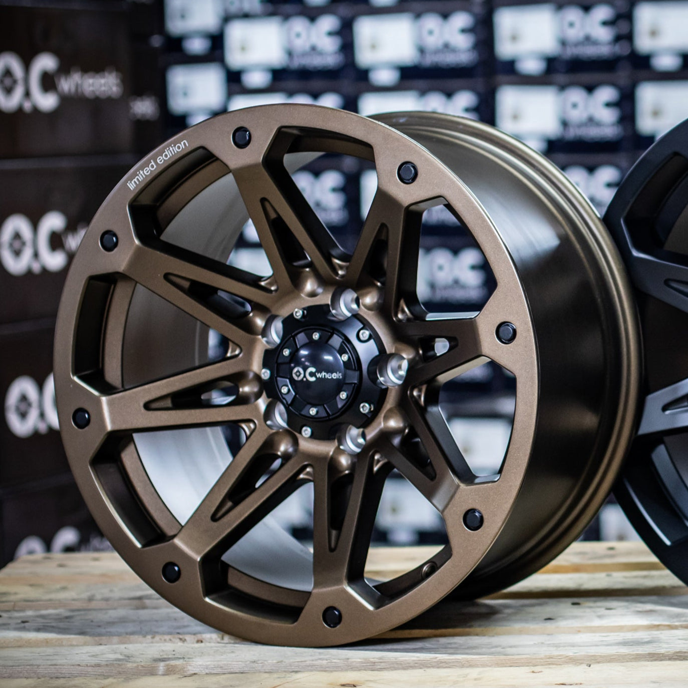 Jante OC WHEELS 814 Gen3 Bronze Mat pour véhicules tout-terrain, design robuste et finition mate, vue de face.