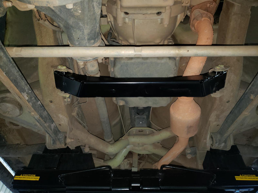 Kit de suspension OME Nitro Plus pour Suzuki Jimny 2018+ 3 portes, avec amortisseurs et composants de suspension.