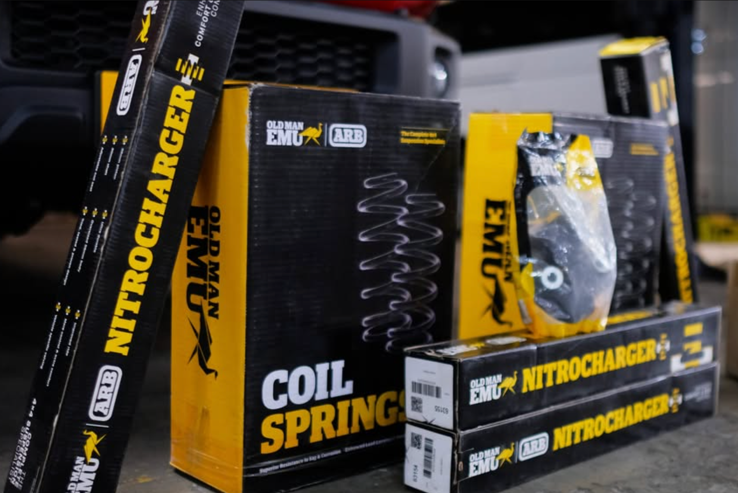 Kit de suspension OME Nitro Plus pour Suzuki Jimny 2018+ 3 portes, augmentation de la hauteur de 40-50mm, composants visibles.