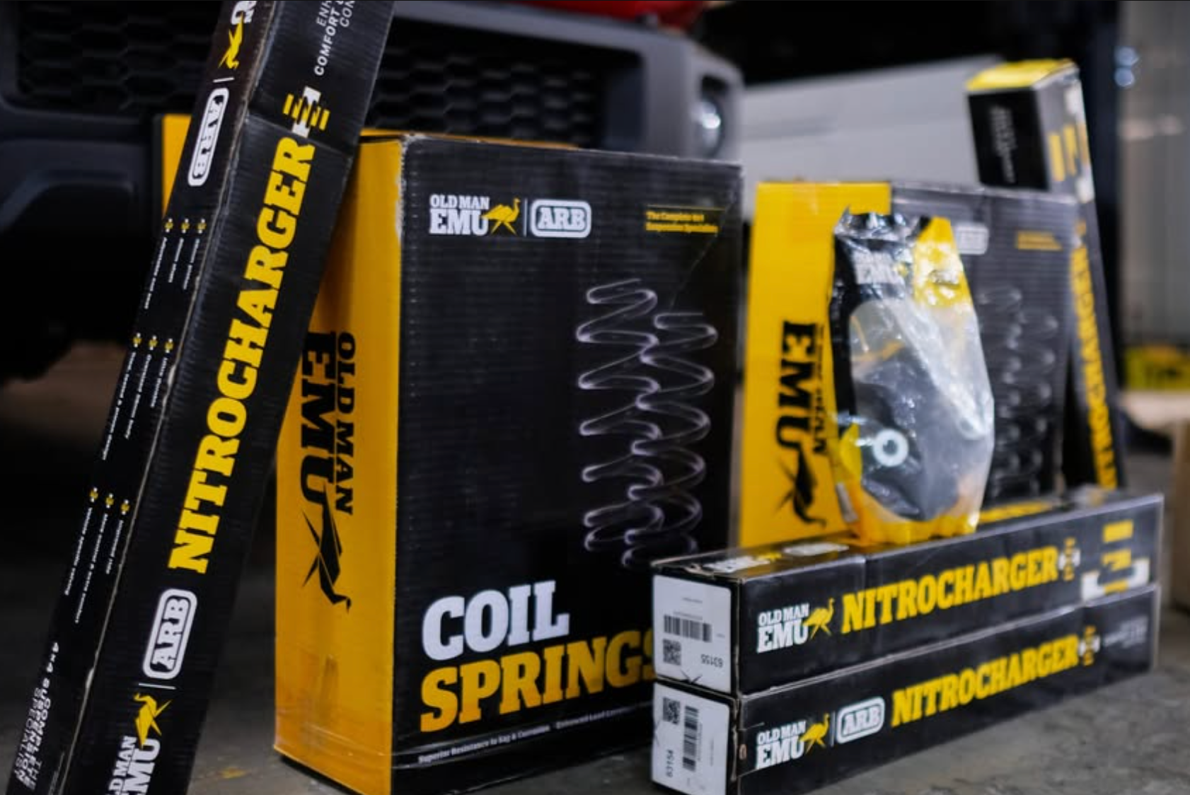 Kit de suspension OME Nitro Plus pour Suzuki Jimny 2018+ 3 portes, augmentation de la hauteur de 40-50mm, composants visibles.