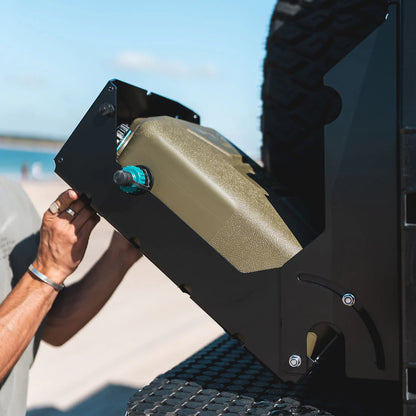 Support de jerrican ONTAP 22L verrouillable noir, robuste et pratique, pour le stockage sécurisé de carburant ou liquide.